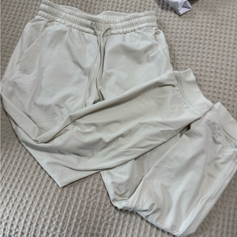 Lululemon align cropped joggers